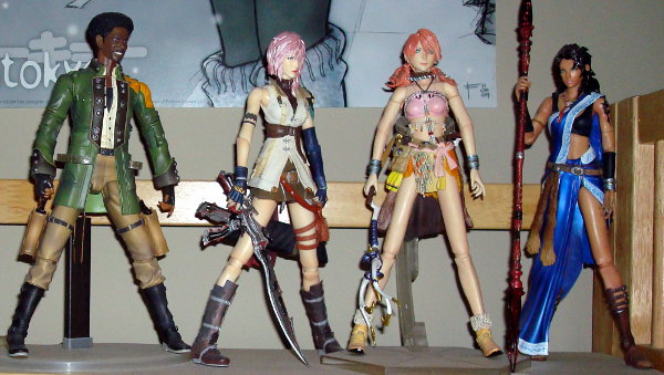 Final Fantasy XIII figures.
