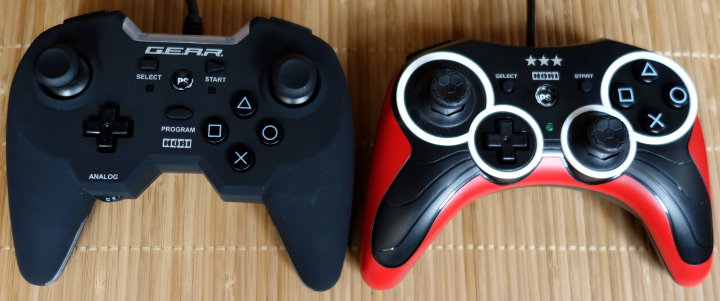 Hori FPS G.E.A.R. and Sports Pad Pro. Photo of HORI FPS G.E.A.R. withSports Pad Prod.